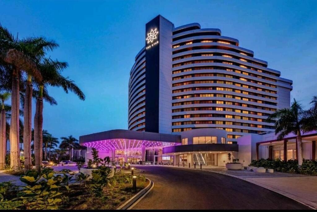 Broadbeach Victoria Square 黄金海岸 外观 照片